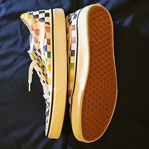 Vans - Picture 2 of 5